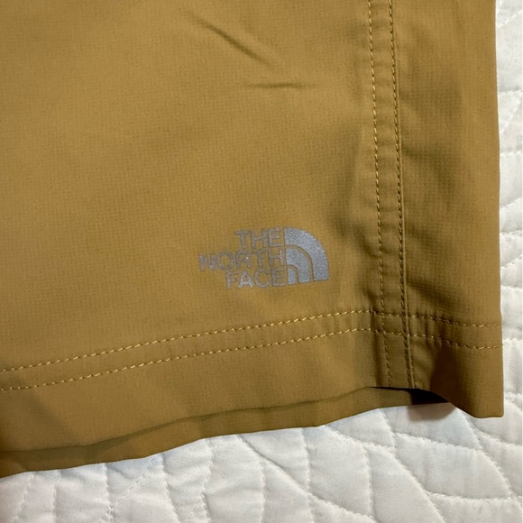The North Face short size 34 - Picture 2 of 14